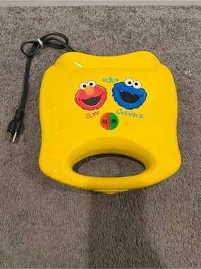 Sesame Street Yellow Handheld waffle Maker